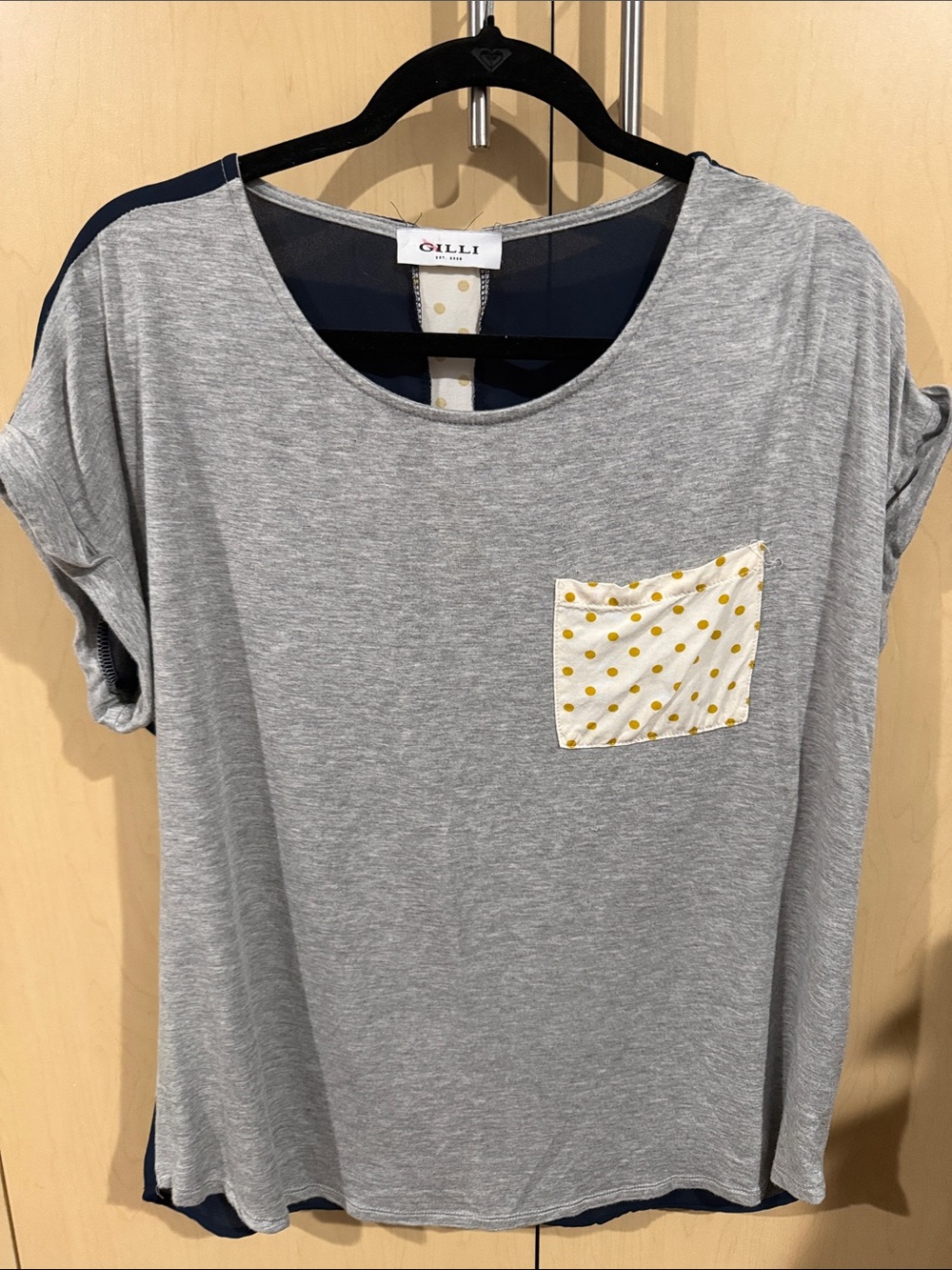 Gilli Grey Short-Sleeve Tee with Cream Polka Dot Pocket